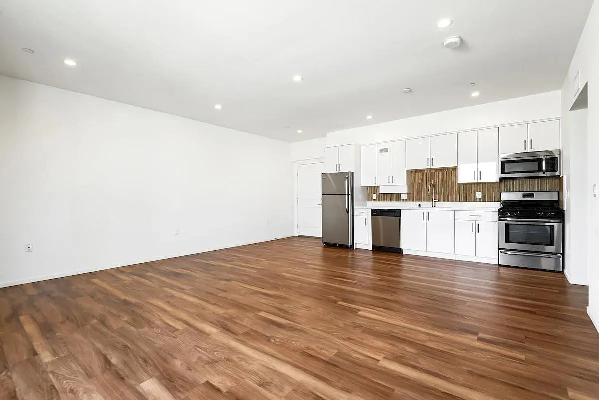 11260 Mississippi Ave — Photo 3