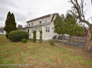 236 W Farms Rd, Farmingdale, NJ 07727