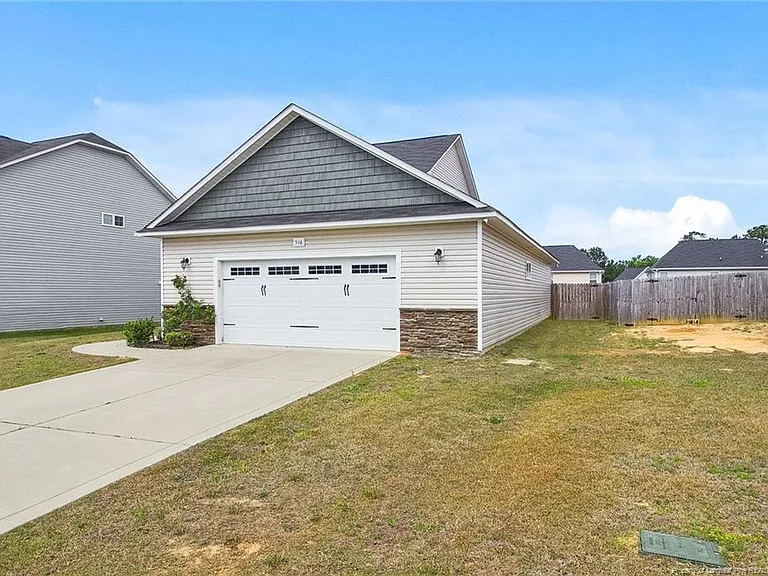 516 Loom Dr — Photo 4