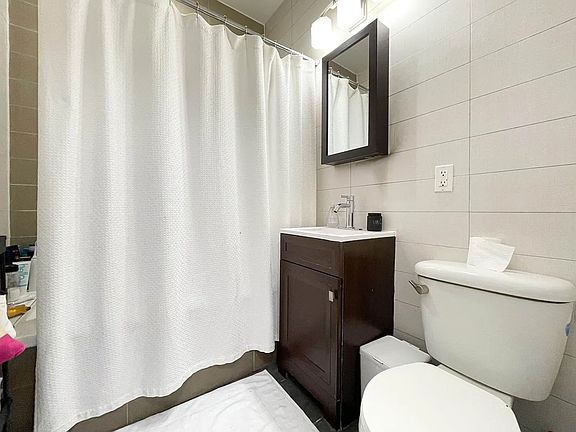 5th image of 733 Dekalb Ave #3F