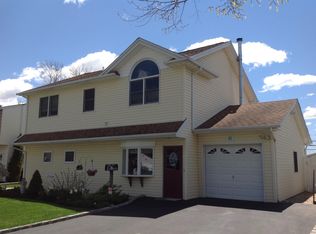 88 S Millpage Dr, Bethpage, NY 11714