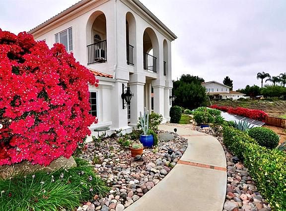 5th image of 2540 Royal Crest Dr
