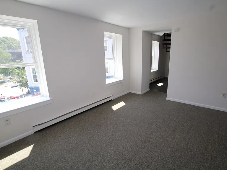 11 Broadway #37 — Photo 5