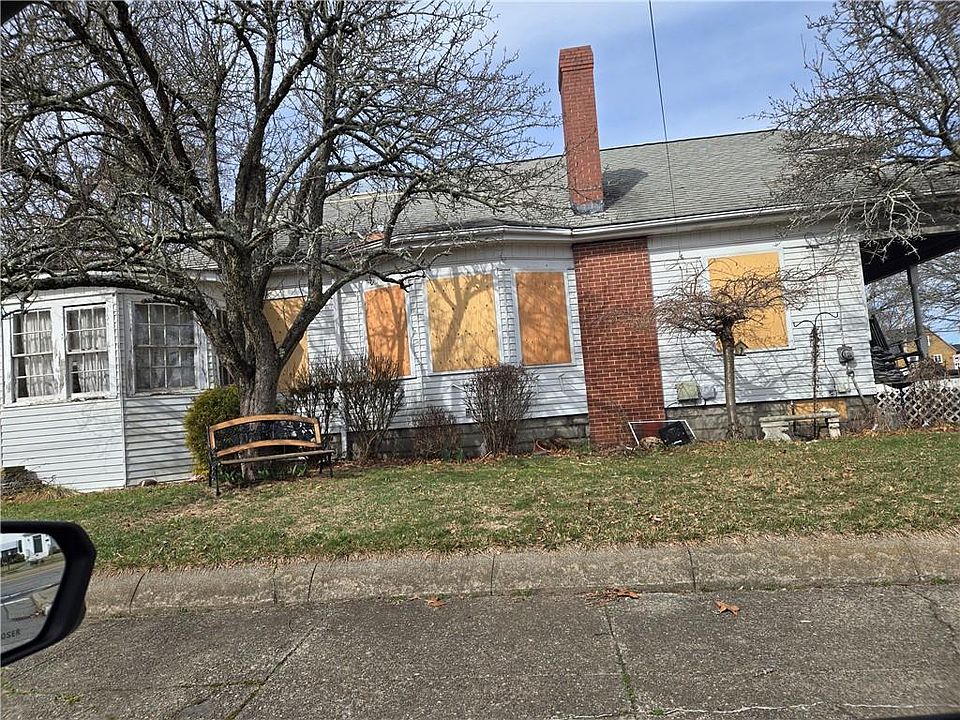 2nd image of 743 Armistice Blvd