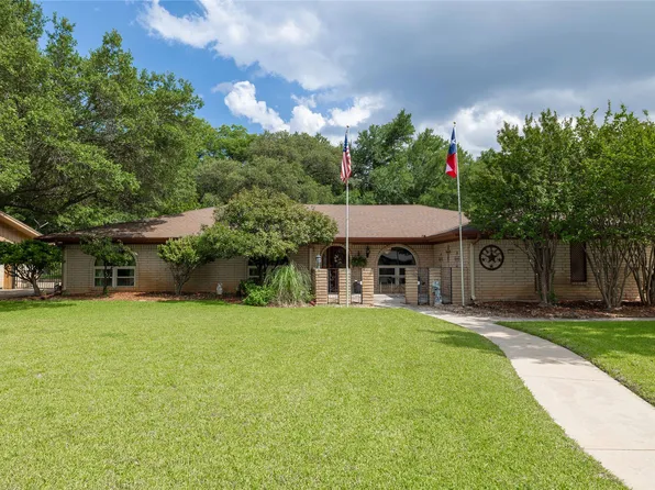 2514 Good Shepherd Dr, Brownwood, TX 76801