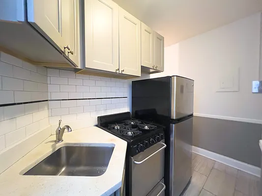 Rented by Denise Rosenblum, LREB | media 4