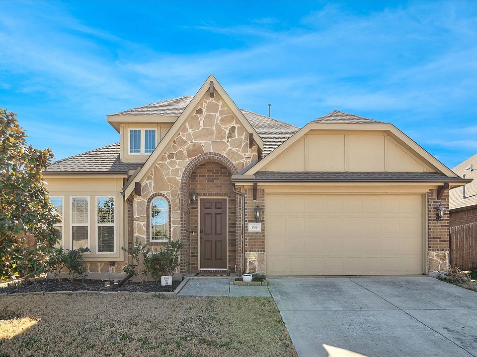 1st image of 909 Calder Ct