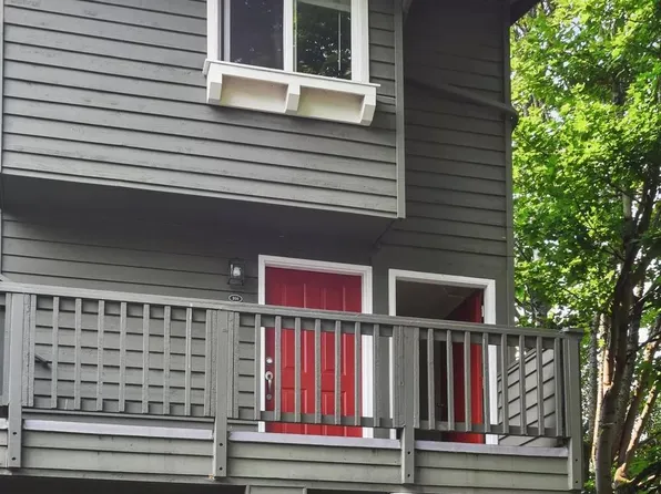301 W Raye St APT 201, Seattle, WA 98119
