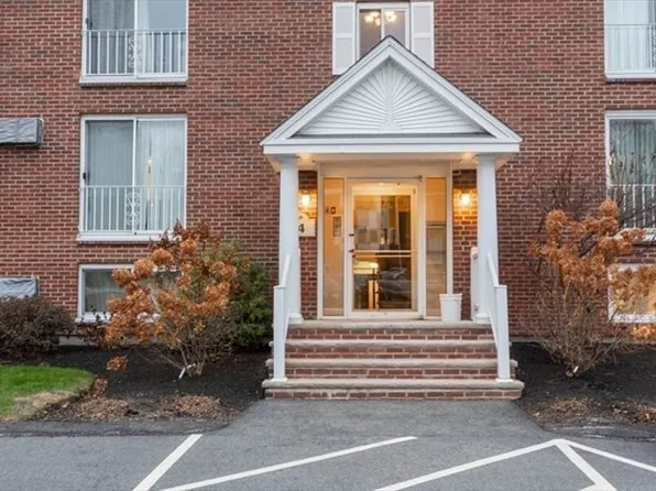 4 Birchwood Point #204, Amesbury, MA 01913