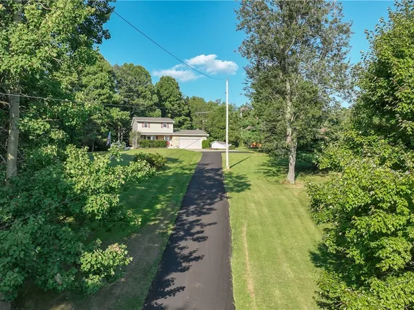 5222 Martin Dr SE, East Sparta, OH 44626