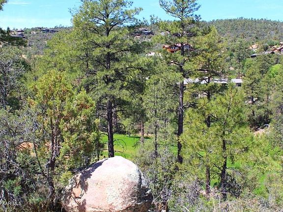 3rd image of 515 Lodge Trail Cir
