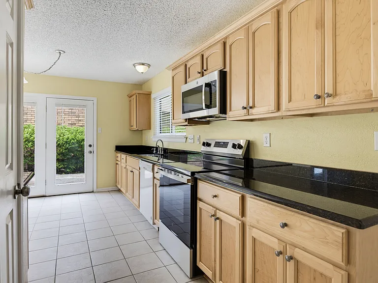 1937 Cheyenne Dr — Photo 10