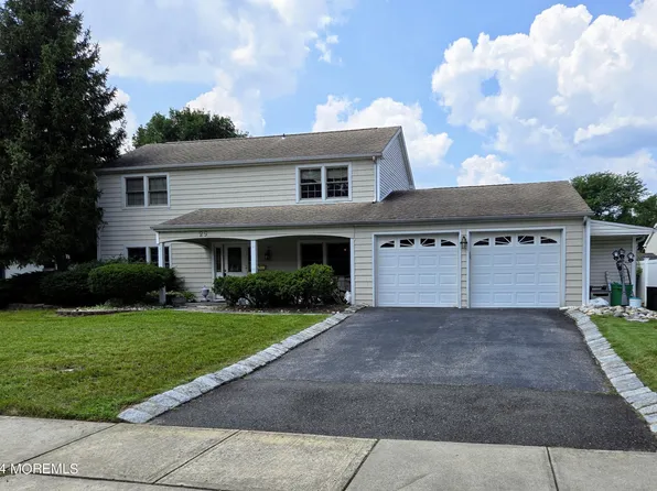 29 Ferland Lane, Matawan, NJ 07747