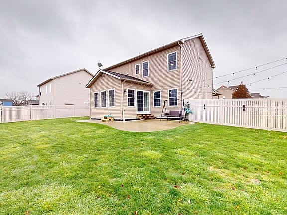 2nd image of 245 Shoreland Cir