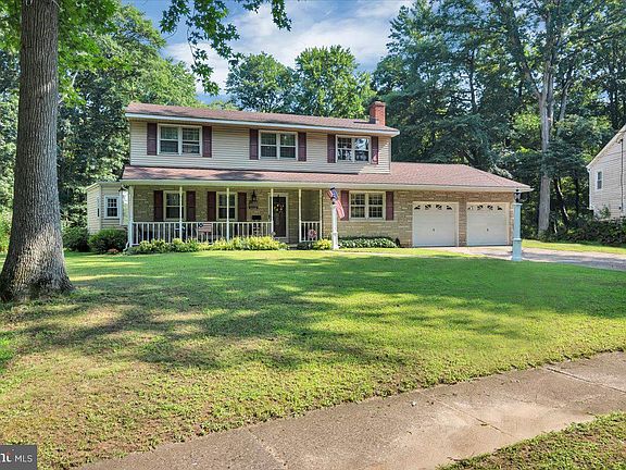 2nd image of 111 Kingswood Ct