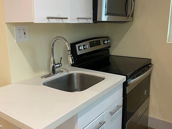 2nd image of 1623 Lenox Ave APT 20