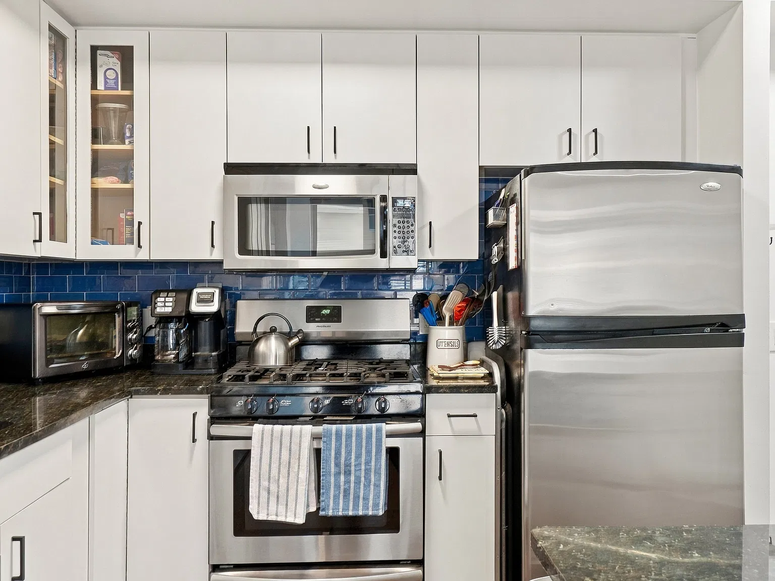 2 bed, 868 sqft, $2,900 — Photo 4