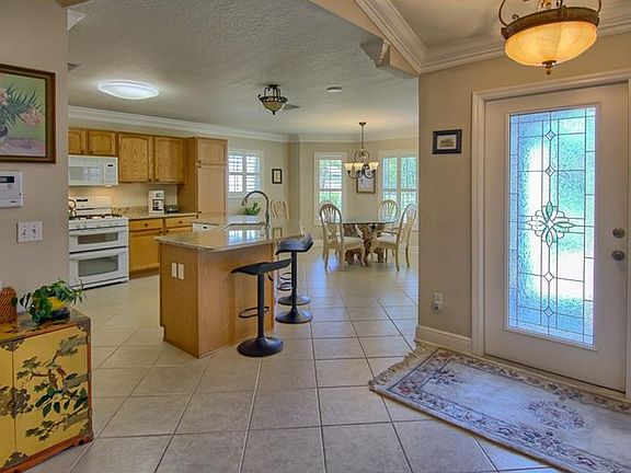 4th image of 138 Costa Mesa Dr