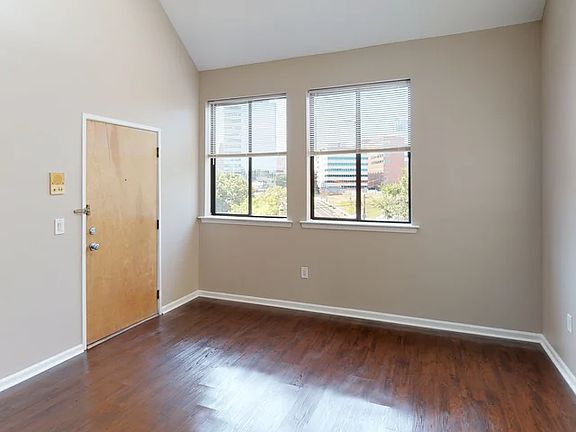 3rd image of 3643 Lancaster Ave APT D