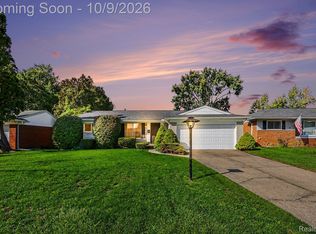 38539 Covington Dr, Sterling Heights, MI 48312