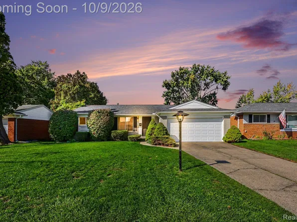 38539 Covington Dr, Sterling Heights, MI 48312