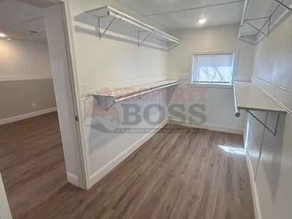 5th image of 1350 Van Buren St #1