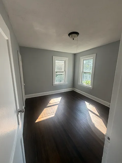 3 bed, 1060 sqft, $1,950 — Photo 3