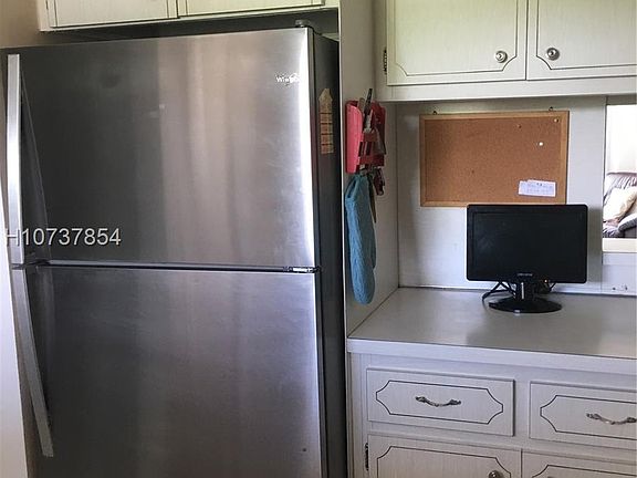 5th image of 950 Hillcrest Dr APT 214