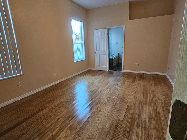 12634 Ringwood Ave — Photo 10