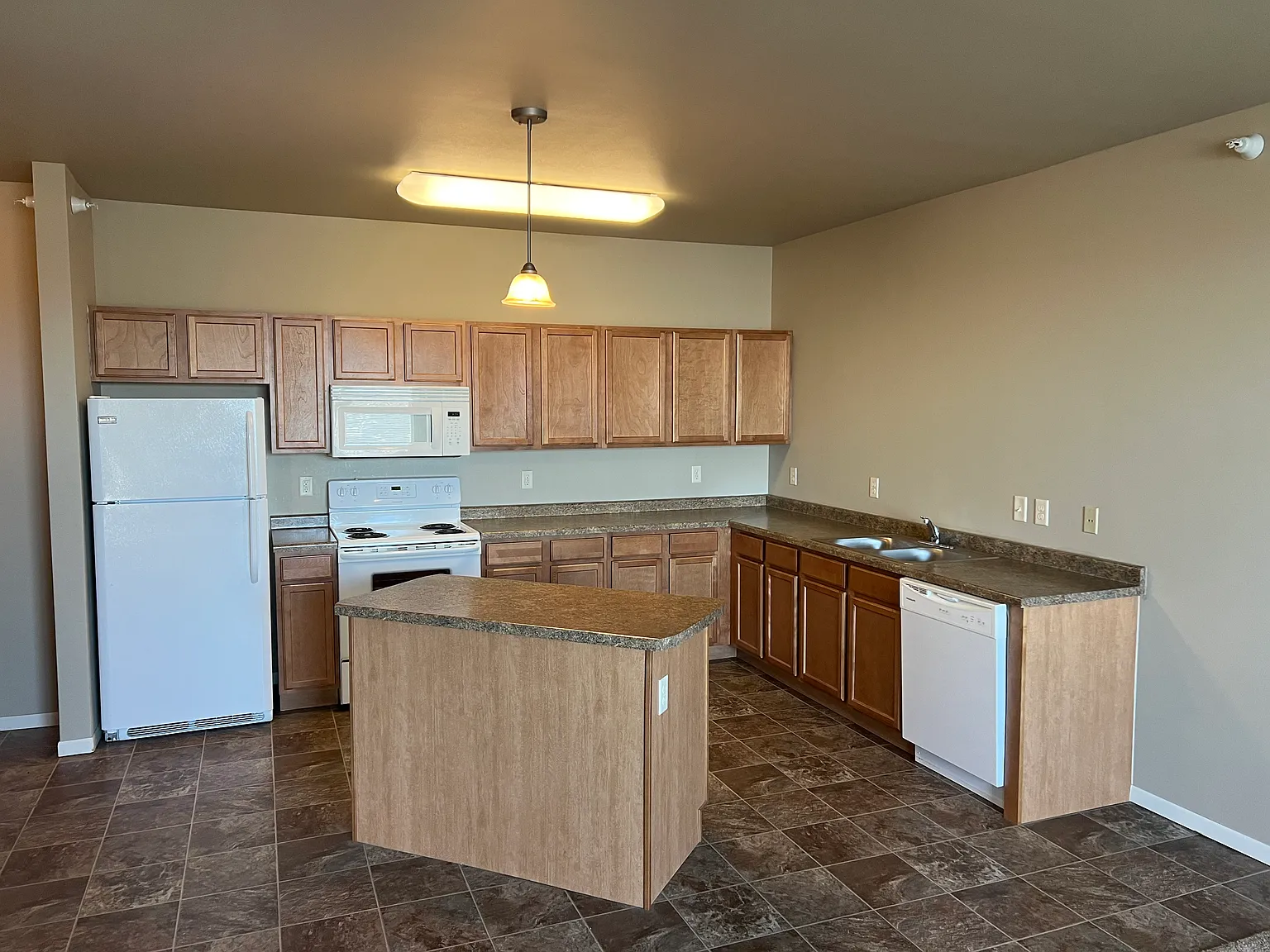 Timber Cove Apartments — Photo 2