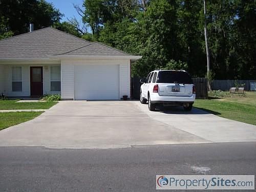 3rd image of 403 Idlewild Dr
