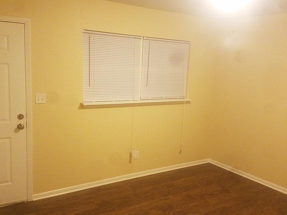4th image of 1602 S Harris Ave