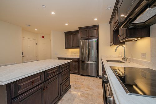 5th image of 570 Bush St APT 2