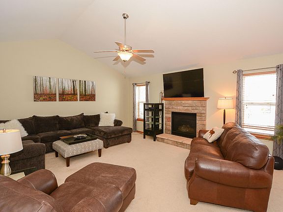 3rd image of W1195 Deer Creek Cir