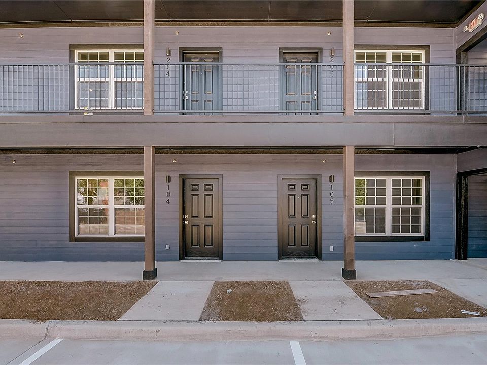 Front of the building with great walk ways and balconies