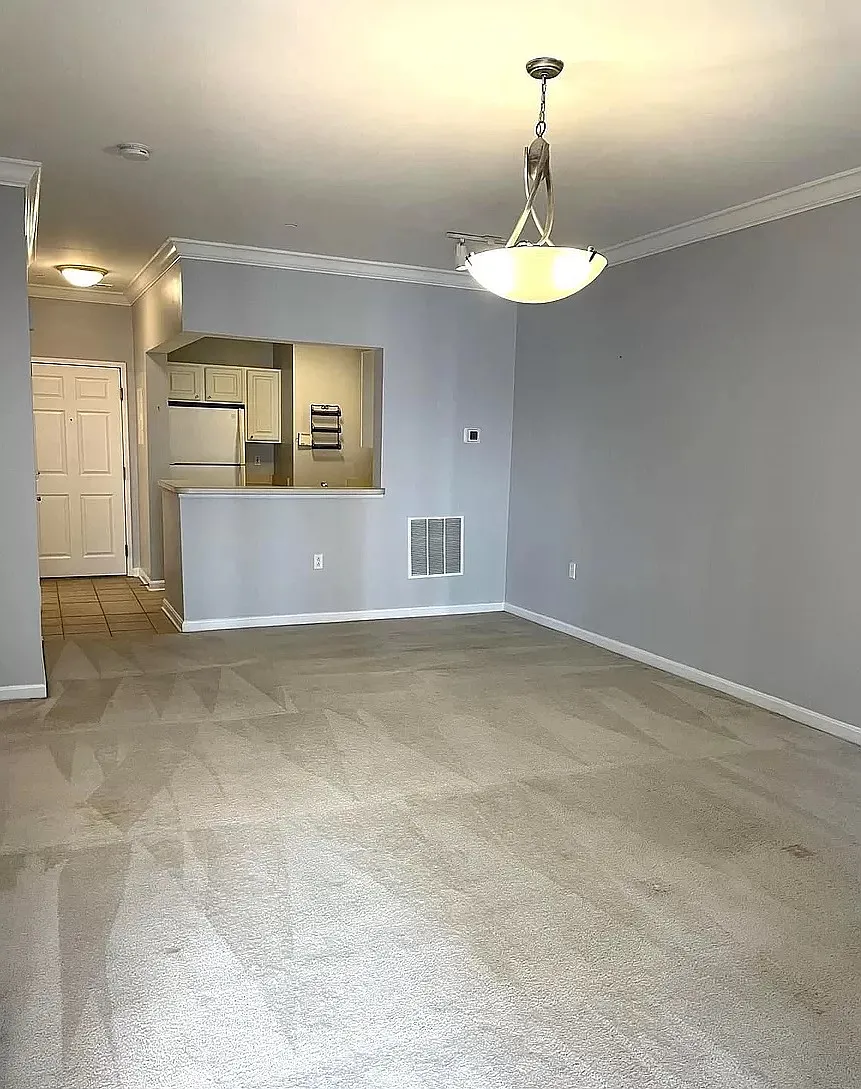 1 bed, 800 sqft, $2,100 — Photo 3
