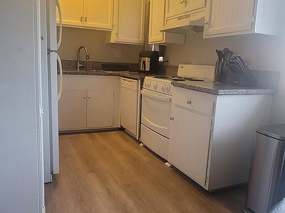 5th image of 4542 Maple Ave #3A