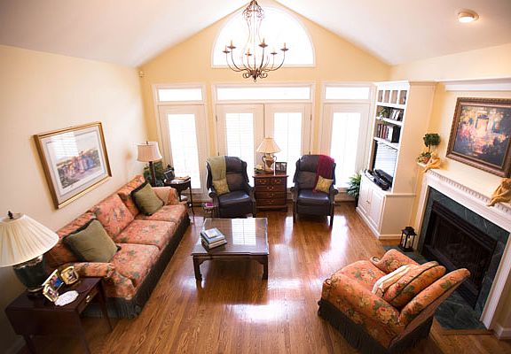 2nd image of 125 Glencove Dr