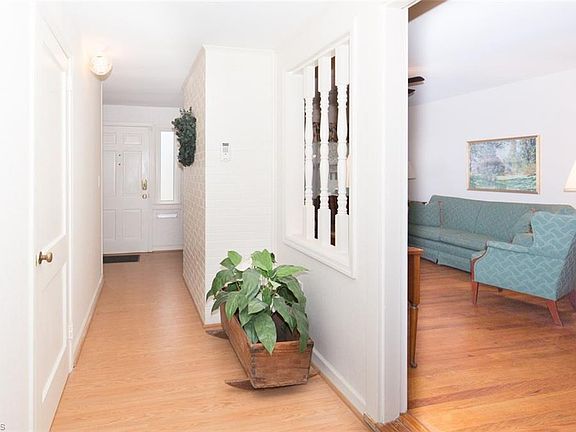 4th image of 3805 Manor Dr