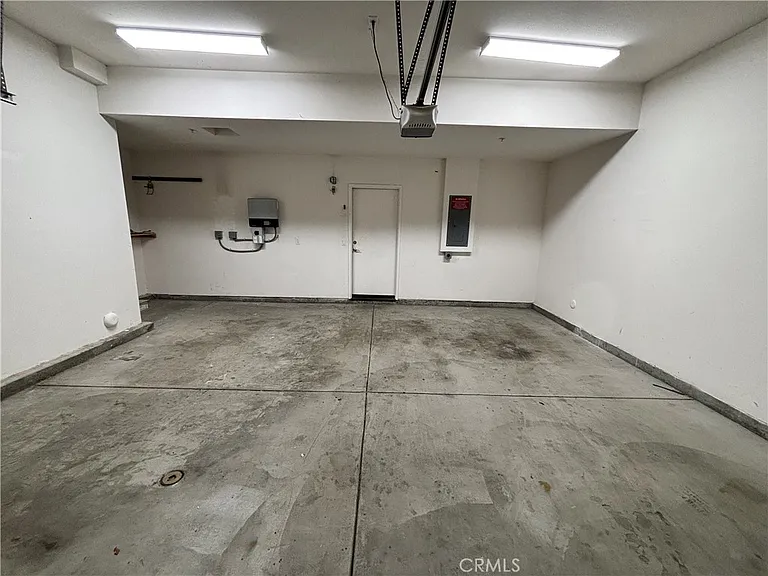 501 W Maple Ave — Photo 60