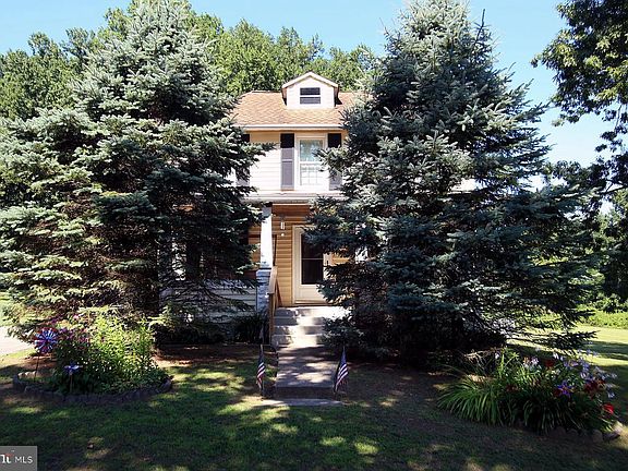 3rd image of 540 Green St