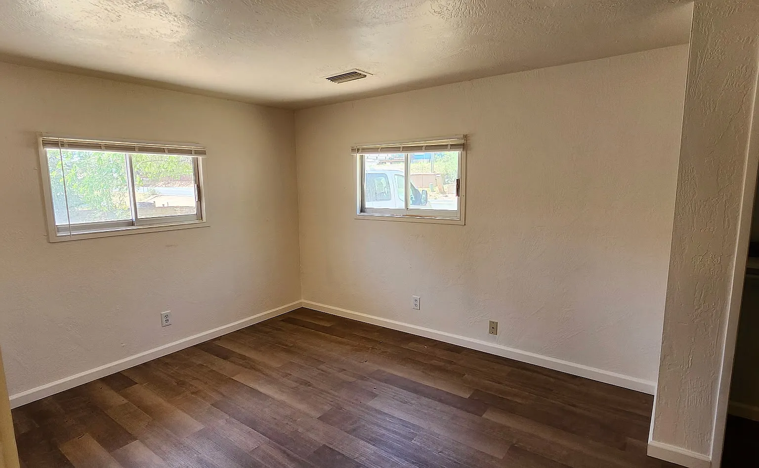 340 Andante Dr — Photo 2
