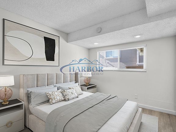 5th image of 1821 Harriman Ln #1