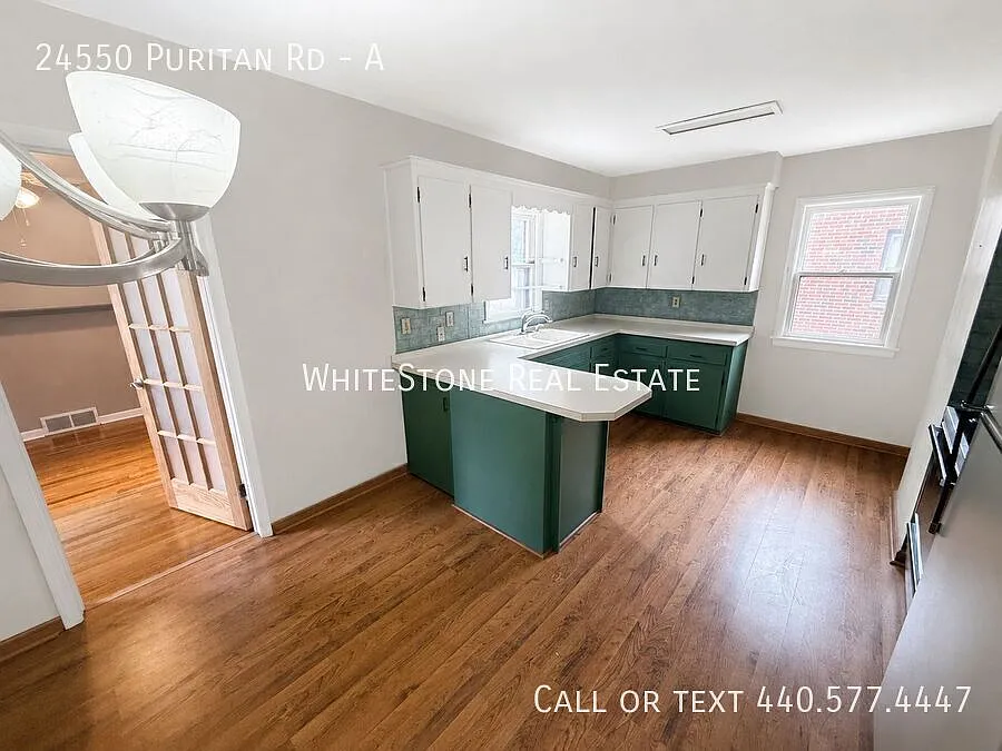 Spacious 3-Bedroom Unit in Euclid 24550 Puritan Rd, Unit A — Photo 4