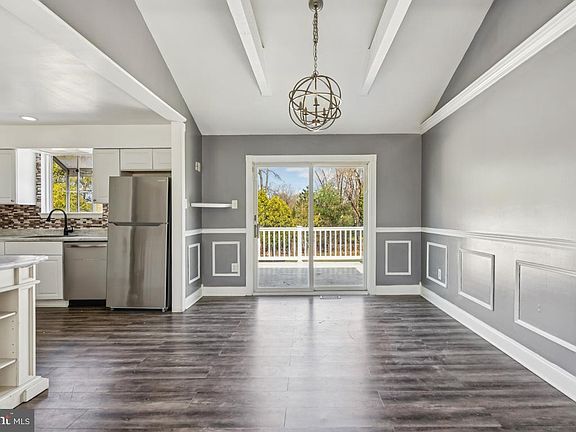 5th image of 1078 Lexington Dr