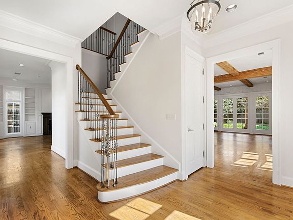 5th image of 3729 Underwood St