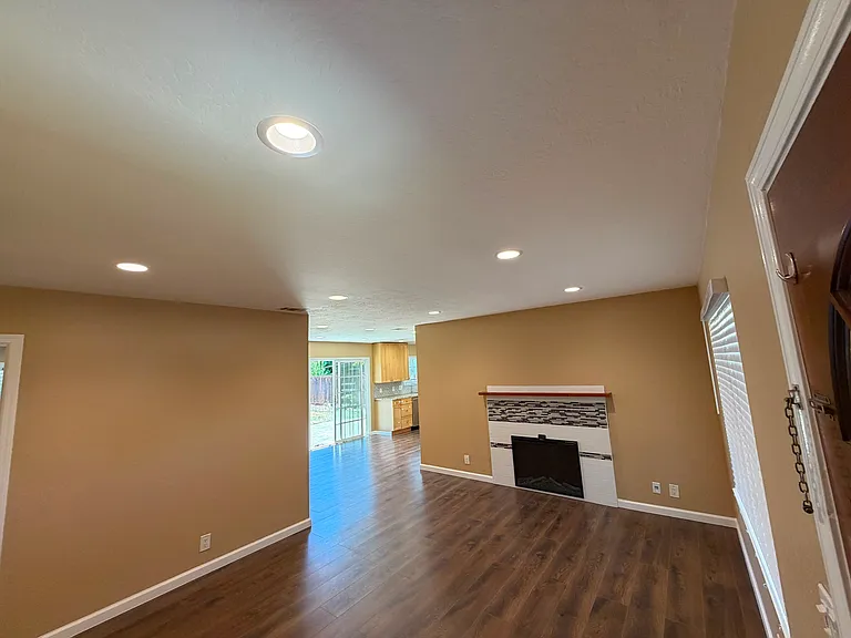 6958 Darian Ct — Photo 9