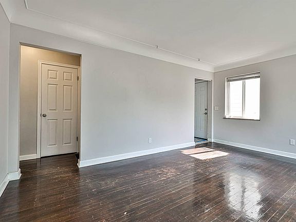 5th image of 1140 Hempstead Dr