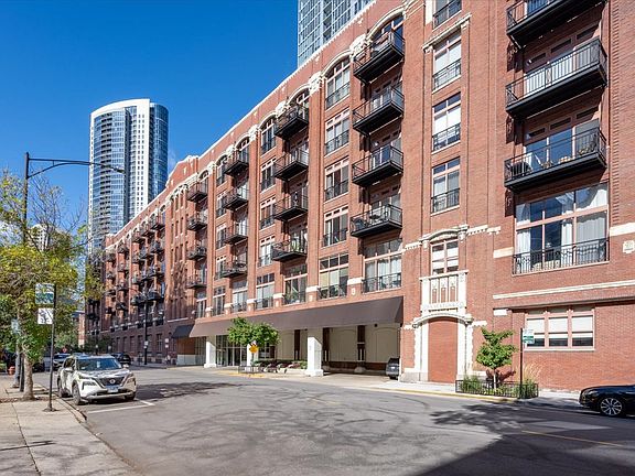2nd image of 360 W Illinois St APT 313