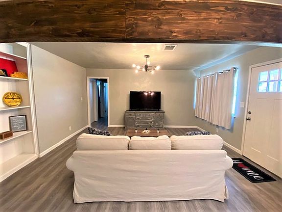 4th image of 239 S Janeway Ave #1100